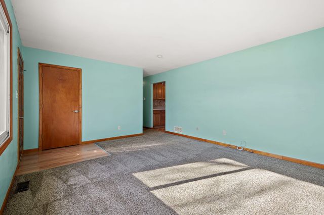 9542 Roosevelt Place, Crown Point, IN 46307