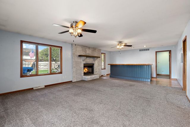 9542 Roosevelt Place, Crown Point, IN 46307