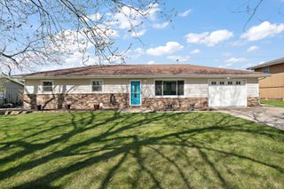 9542 Roosevelt Place, Crown Point, IN 46307