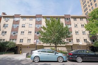 420 W Aldine Avenue 404, Chicago, IL 60657