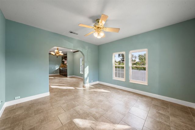 1815 Maple Avenue, Waco, TX 76707