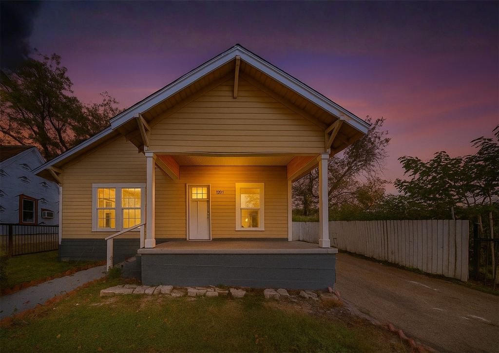 1815 Maple Avenue, Waco, TX 76707