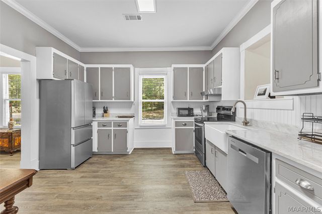 901 W Tuskeena Street, Wetumpka, AL 36092