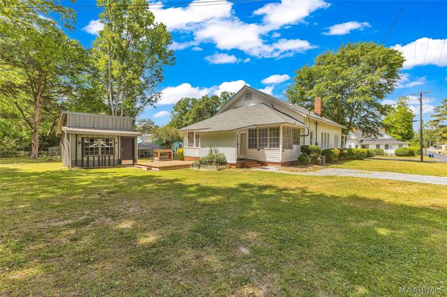 901 W Tuskeena Street, Wetumpka, AL 36092