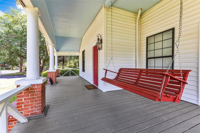 901 W Tuskeena Street, Wetumpka, AL 36092