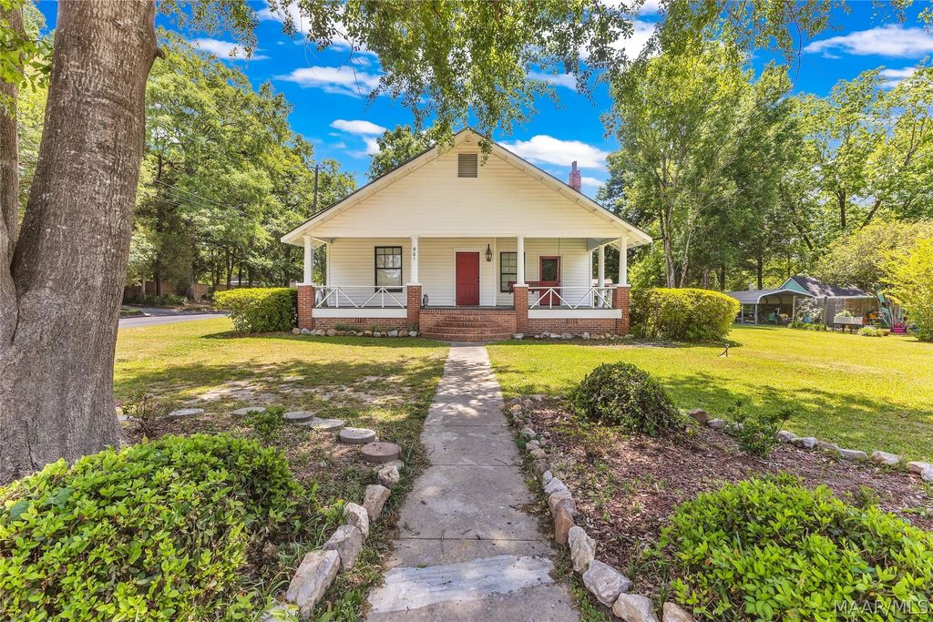 901 W Tuskeena Street, Wetumpka, AL 36092