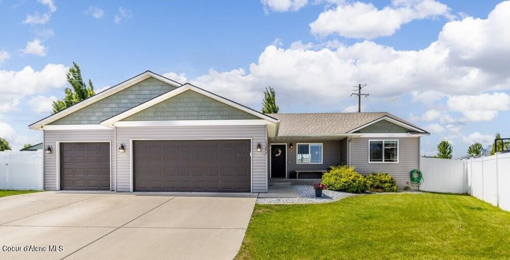 13257 N Zodiac Lp, Rathdrum, ID 83858