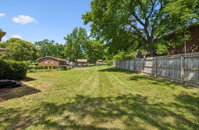 2501 Western Hills Dr, Nashville, TN 37214