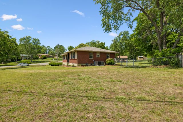 2501 Western Hills Dr, Nashville, TN 37214