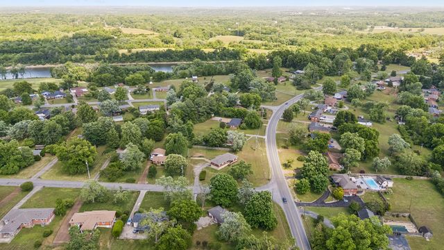 2501 Western Hills Dr, Nashville, TN 37214