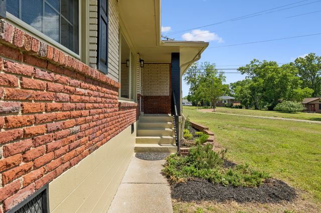 2501 Western Hills Dr, Nashville, TN 37214