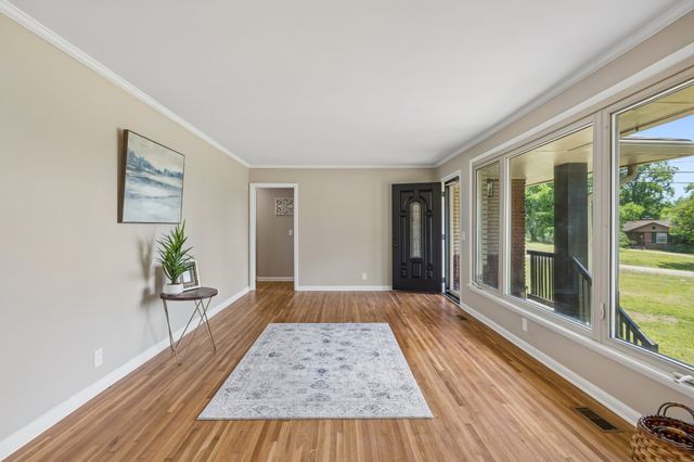 2501 Western Hills Dr, Nashville, TN 37214
