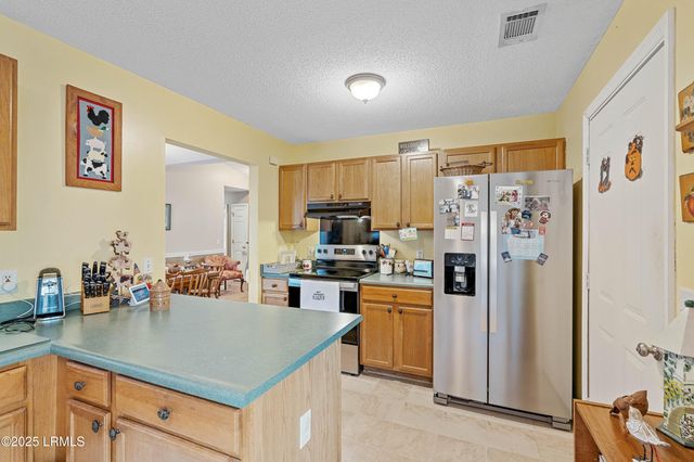 69 Pelican Circle, Beaufort, SC 29906