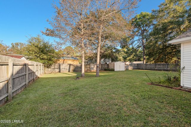 69 Pelican Circle, Beaufort, SC 29906