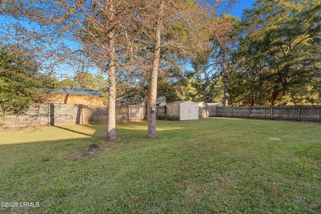 69 Pelican Circle, Beaufort, SC 29906