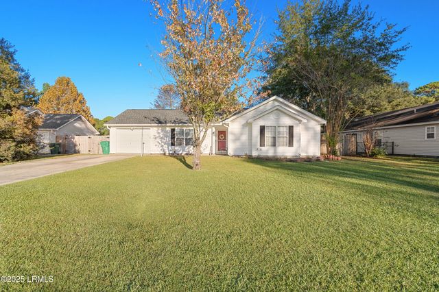 69 Pelican Circle, Beaufort, SC 29906