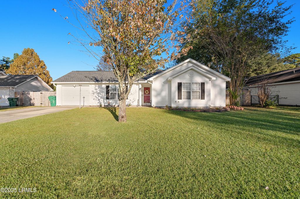 69 Pelican Circle, Beaufort, SC 29906