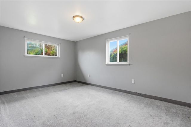 2911 Valley St, Liberty Boro, PA 15133