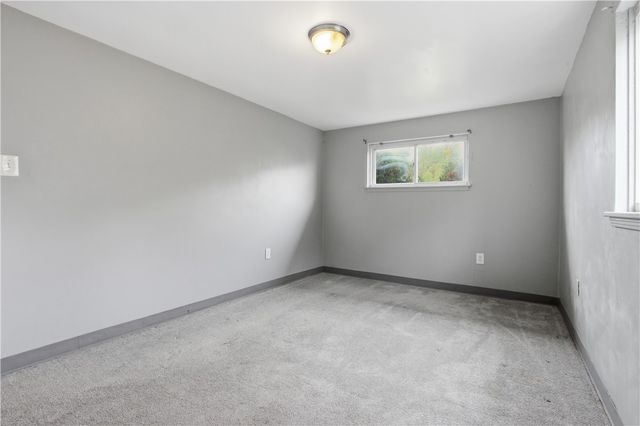 2911 Valley St, Liberty Boro, PA 15133