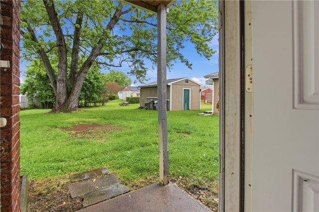 2911 Valley St, Liberty Boro, PA 15133