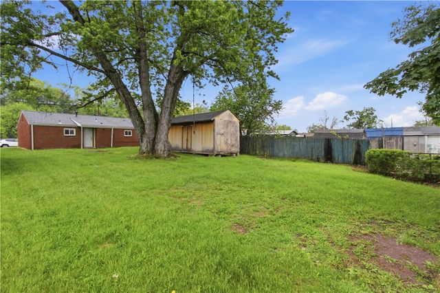 2911 Valley St, Liberty Boro, PA 15133
