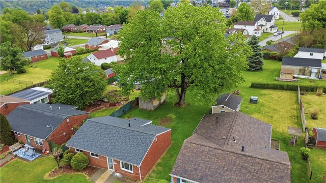 2911 Valley St, Liberty Boro, PA 15133