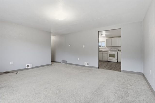 2911 Valley St, Liberty Boro, PA 15133