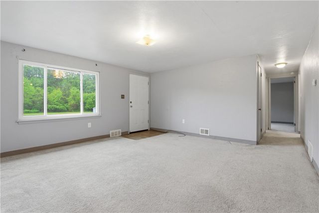 2911 Valley St, Liberty Boro, PA 15133