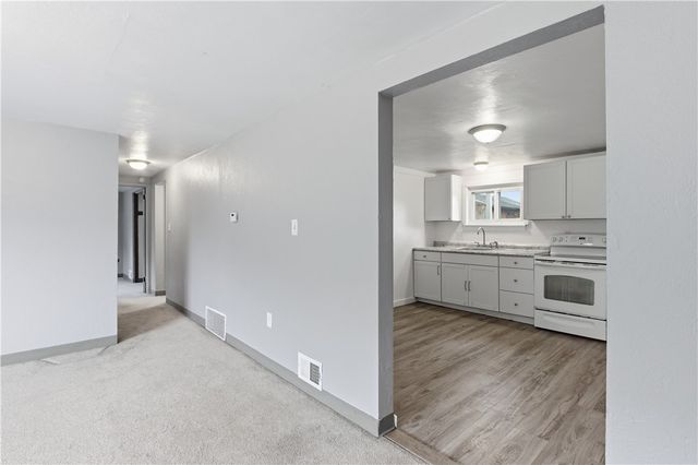 2911 Valley St, Liberty Boro, PA 15133