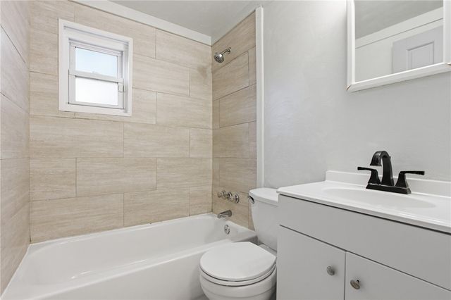 2911 Valley St, Liberty Boro, PA 15133