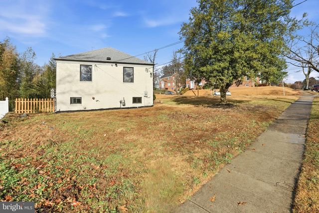 5621 HAWTHORNE ST, Landover, MD 20785