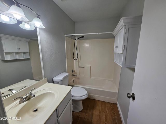 520 N STAPLEY Drive 235, Mesa, AZ 85203