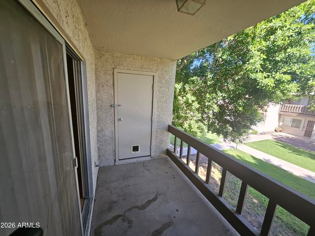 520 N STAPLEY Drive 235, Mesa, AZ 85203