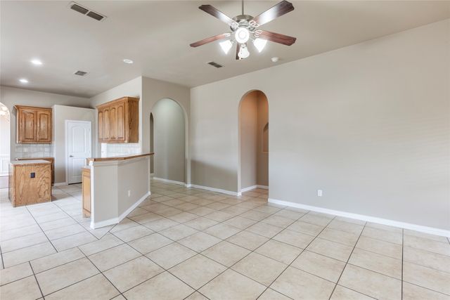 8244 Edgepoint Trail, Fort Worth, TX 76053
