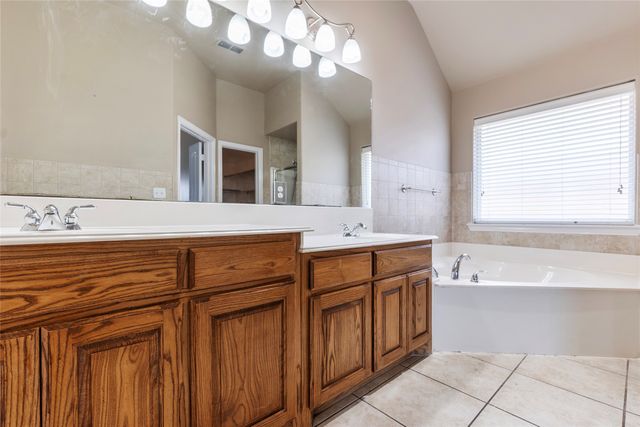 8244 Edgepoint Trail, Fort Worth, TX 76053