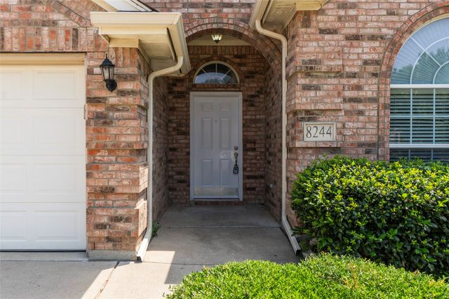 8244 Edgepoint Trail, Fort Worth, TX 76053