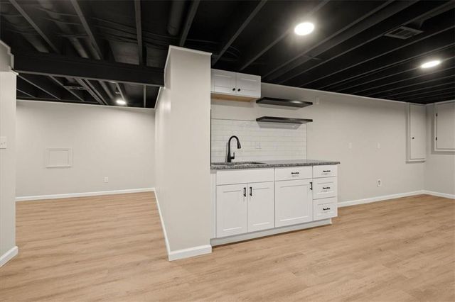 10310 Eby Street, Overland Park, KS 66212
