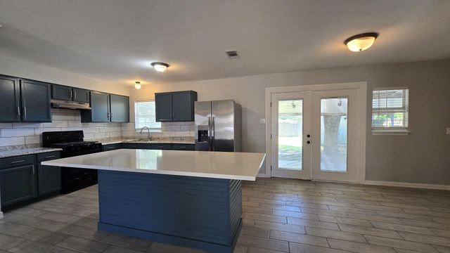 636 Highfall Drive, Dallas, TX 75232