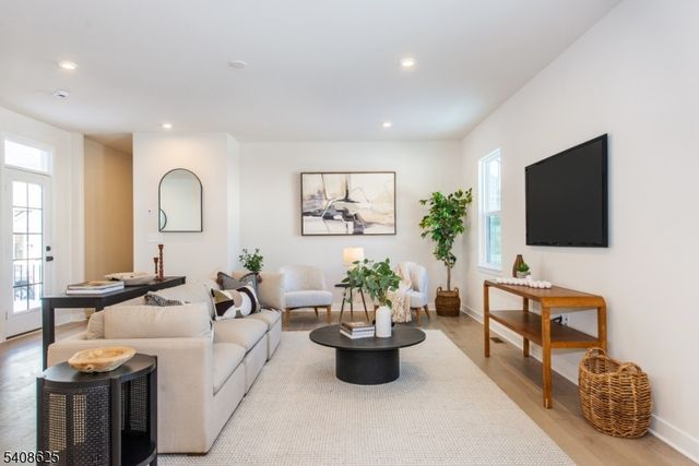 67 Willow Ln, Parsippany-troy Hills Twp., NJ 07054