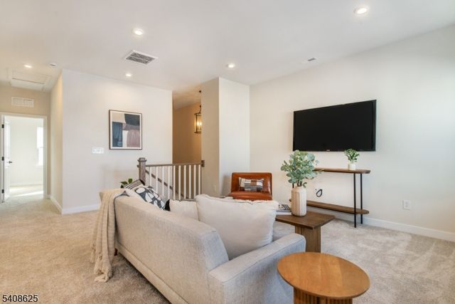 67 Willow Ln, Parsippany-troy Hills Twp., NJ 07054