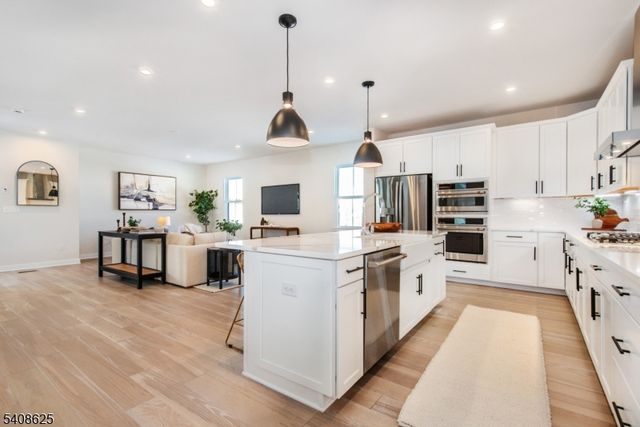 67 Willow Ln, Parsippany-troy Hills Twp., NJ 07054