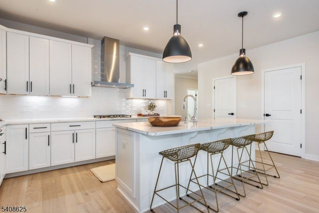 67 Willow Ln, Parsippany-troy Hills Twp., NJ 07054