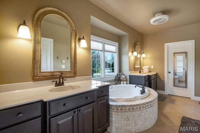 3509 Rosewood Lane, Columbia, IL 62236