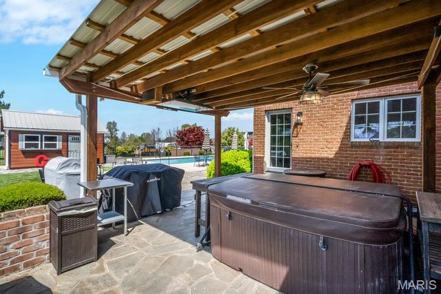 3509 Rosewood Lane, Columbia, IL 62236