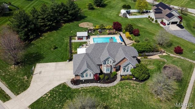 3509 Rosewood Lane, Columbia, IL 62236
