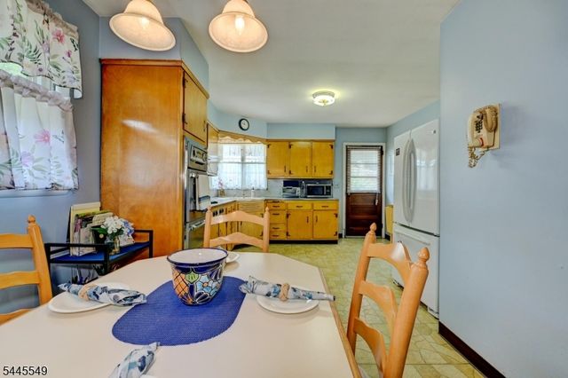 176 Pompton Rd, Haledon Boro, NJ 07508