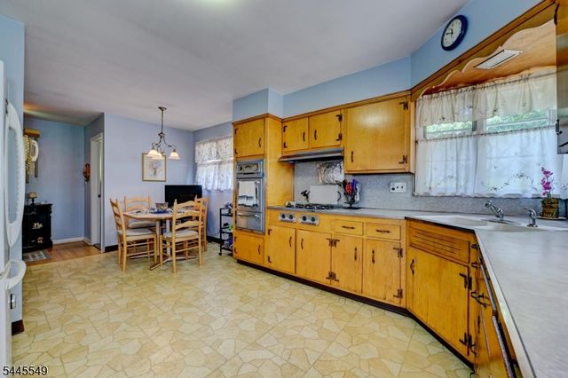 176 Pompton Rd, Haledon Boro, NJ 07508