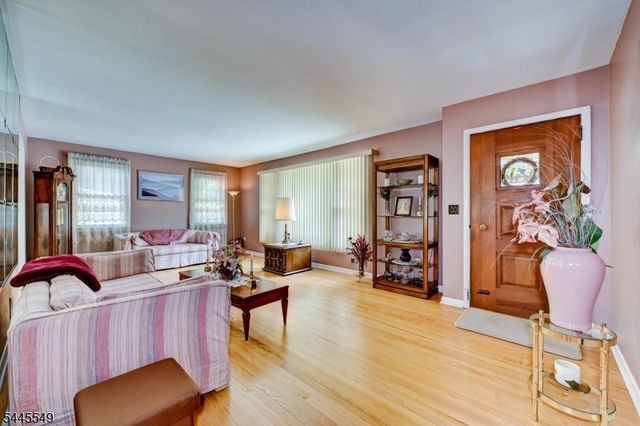 176 Pompton Rd, Haledon Boro, NJ 07508