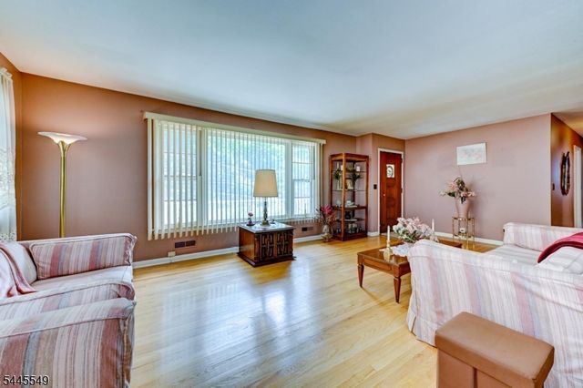 176 Pompton Rd, Haledon Boro, NJ 07508
