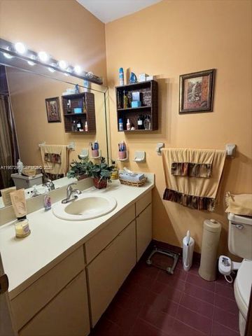 13222 SW 41st Ter, Miami, FL 33175